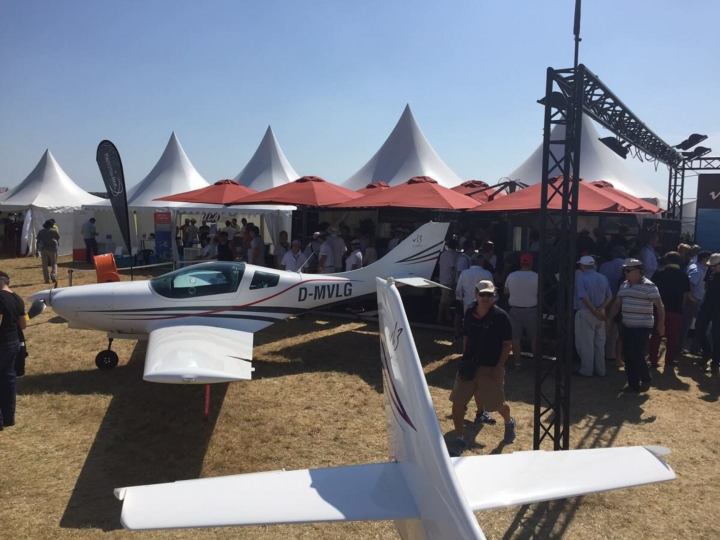 Mit voller Power – JMB Aircraft auf UL-Messe in Blois
